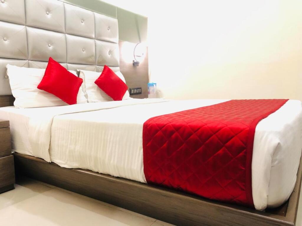 Мумбаи: Hotel Guestinn Residency