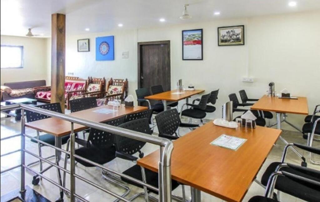 Мумбаи: Hotel Guestinn Residency