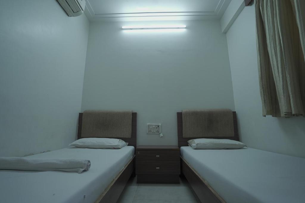 Мумбаи: Hotel Delight Inn By WB Inn