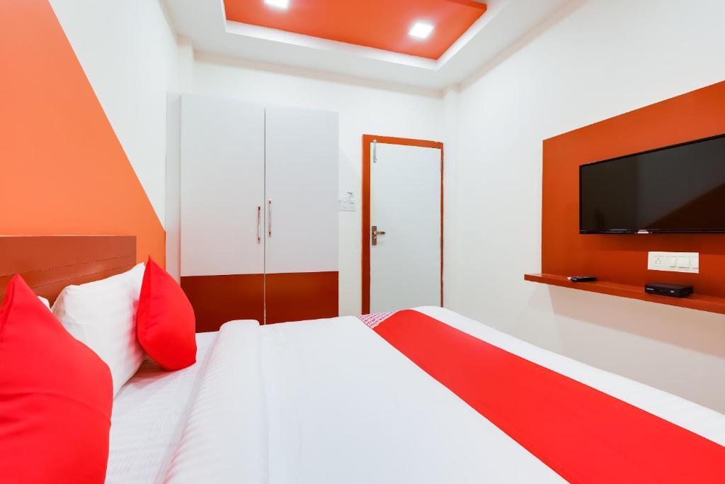 Индаур: Collection O 60423 Hotel Sr