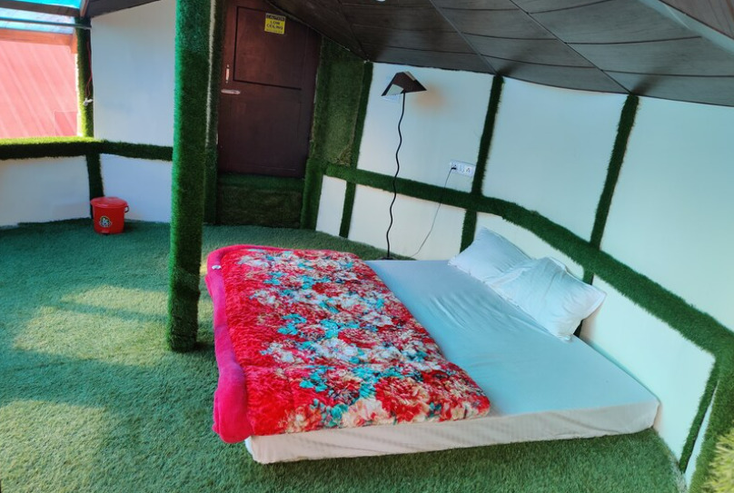 Мератх: Elwood Resort, Pangot