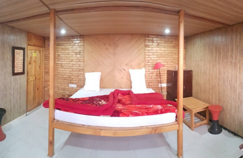 Мератх: Elwood Resort, Pangot