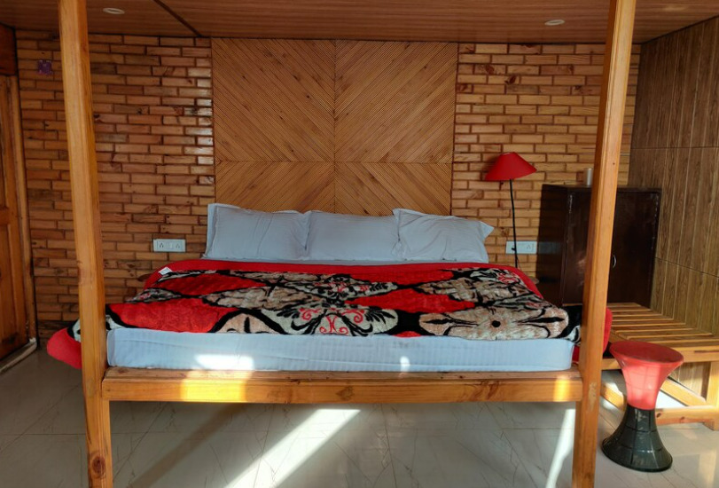 Мератх: Elwood Resort, Pangot
