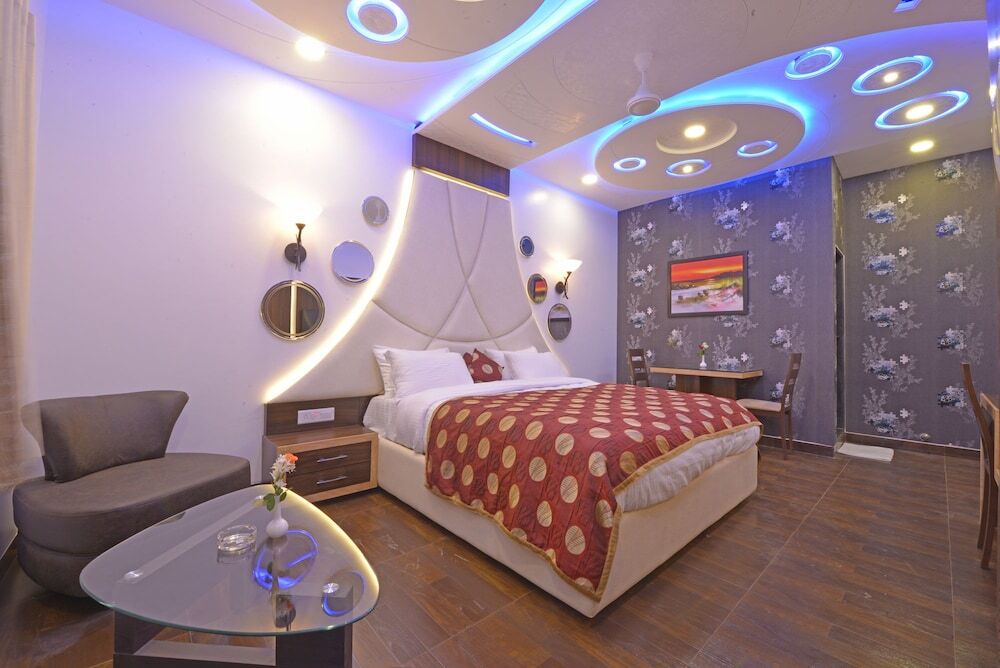 Аурангабад: Hotel J J