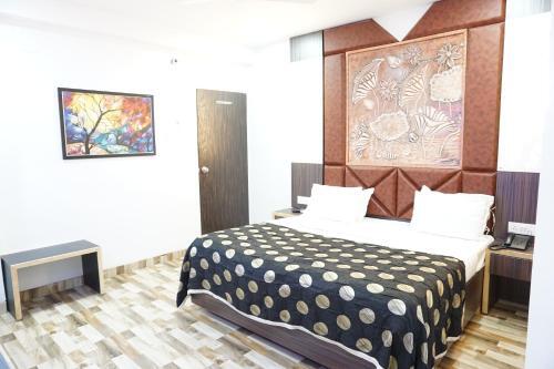 Аурангабад: Hotel J J