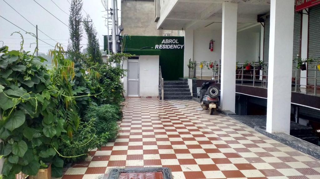 Катра: Abrol residency
