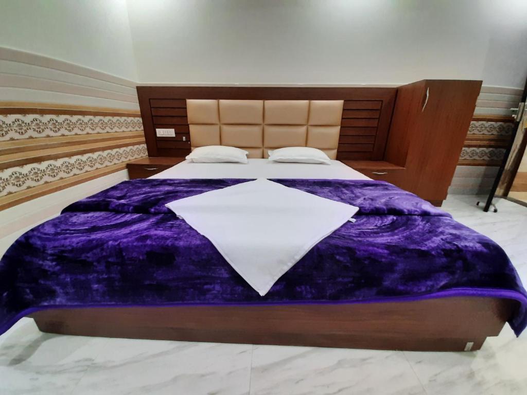 Катра: Abrol residency