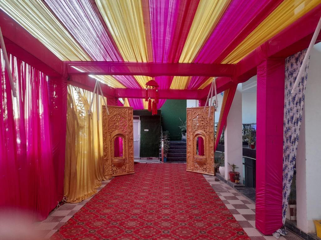 Катра: Abrol residency
