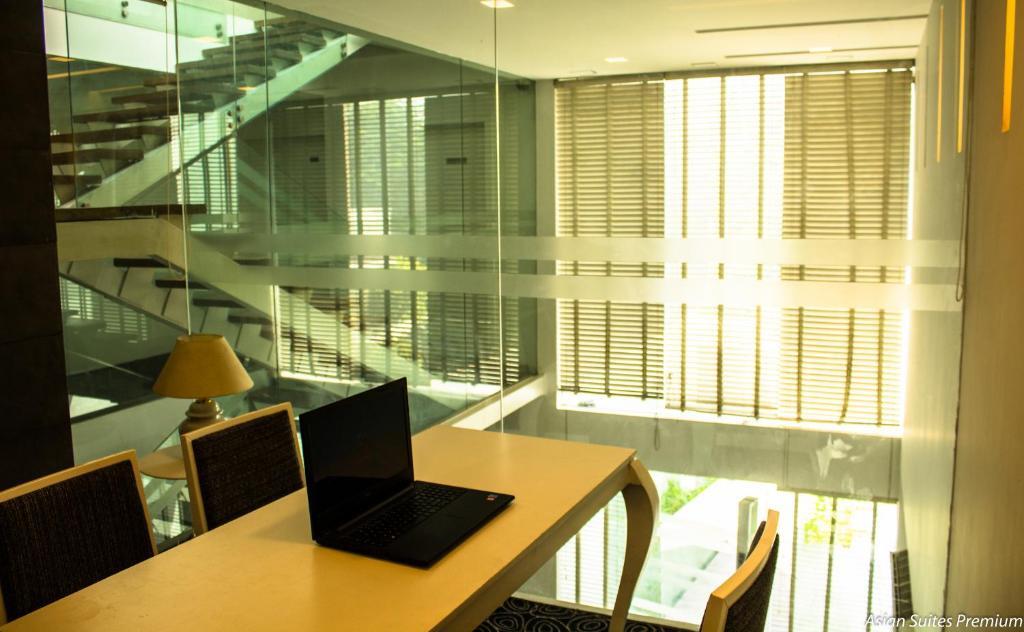Гуруграм: Asian Suites Premium Huda City Centre