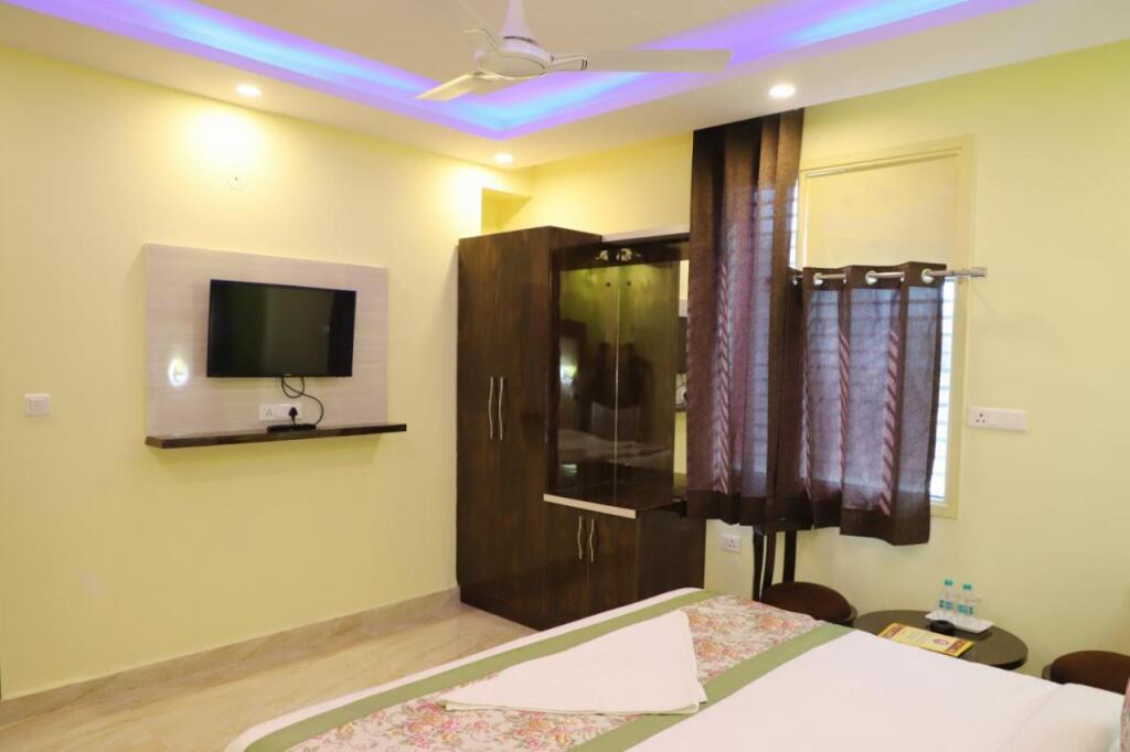 Нью-Дели: Airport Hotel Shivaka Inn