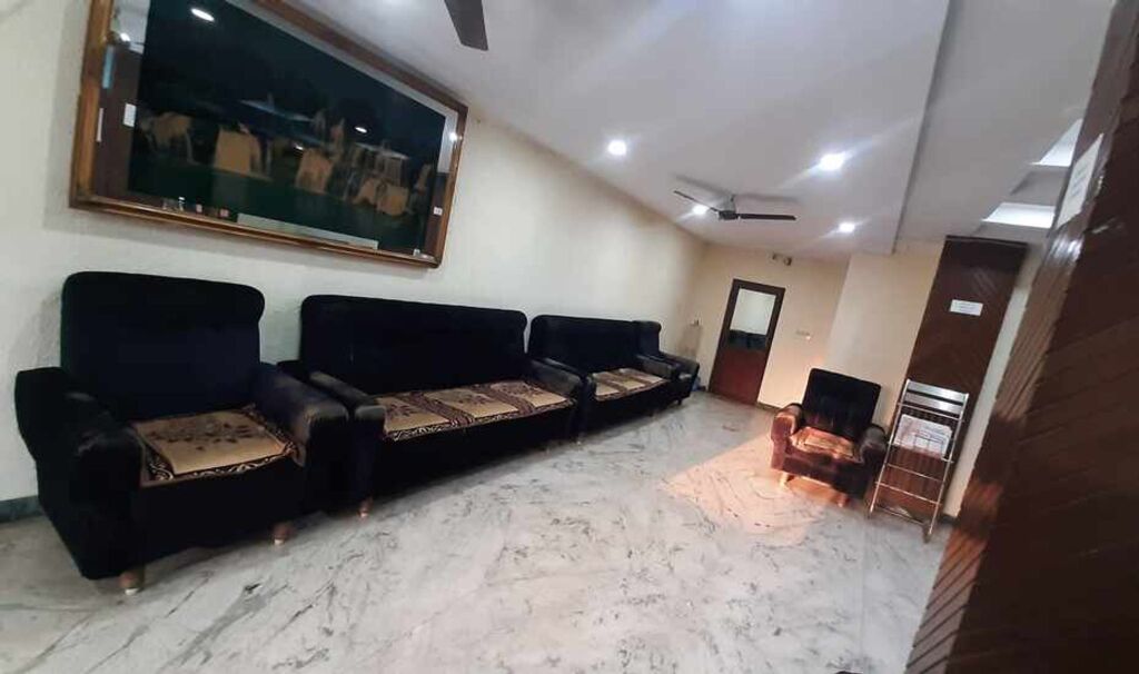 Тирупати: Hotel Poojith AC