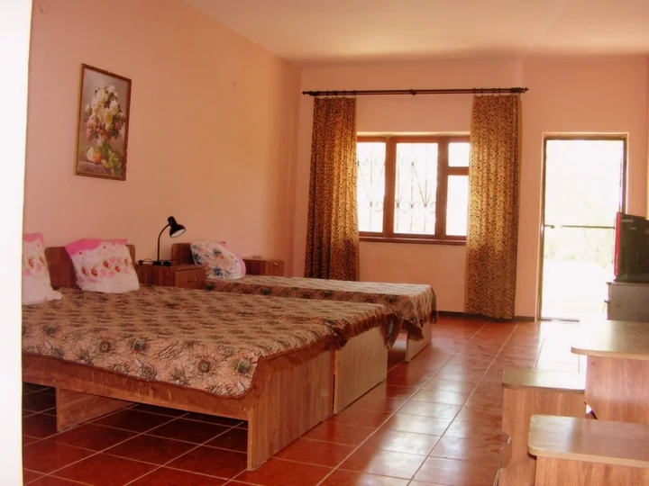Оленевка: Aquilon Guest House