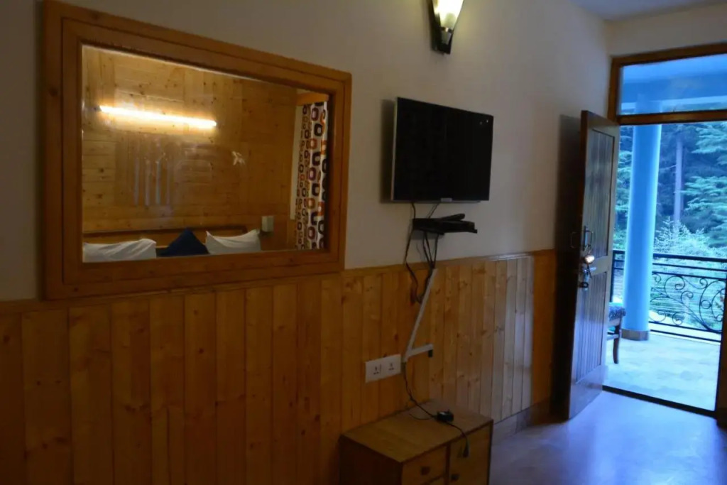 Манали: Hotel Neelgiri - Manali Diaries
