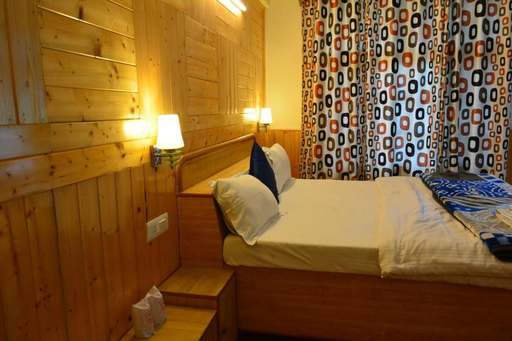 Манали: Hotel Neelgiri - Manali Diaries