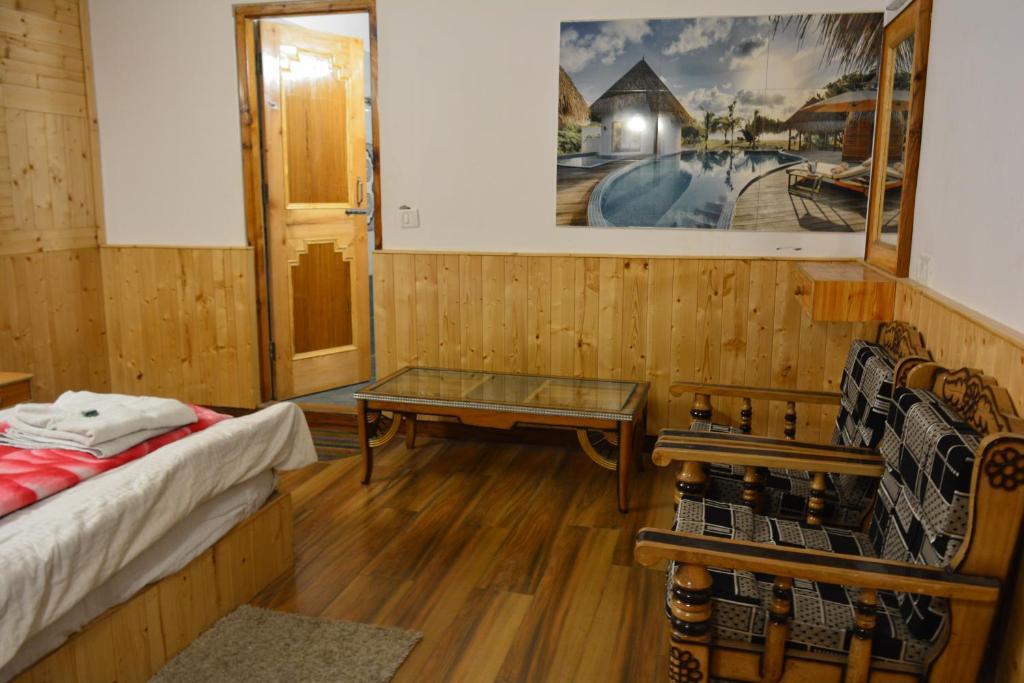 Манали: Hotel Neelgiri - Manali Diaries