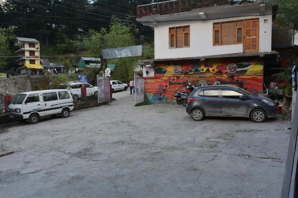 Манали: Hotel Neelgiri - Manali Diaries