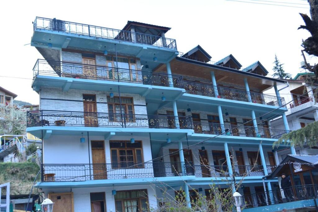 Манали: Hotel Neelgiri - Manali Diaries