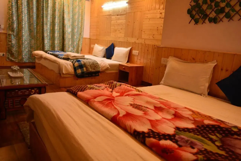Манали: Hotel Neelgiri - Manali Diaries