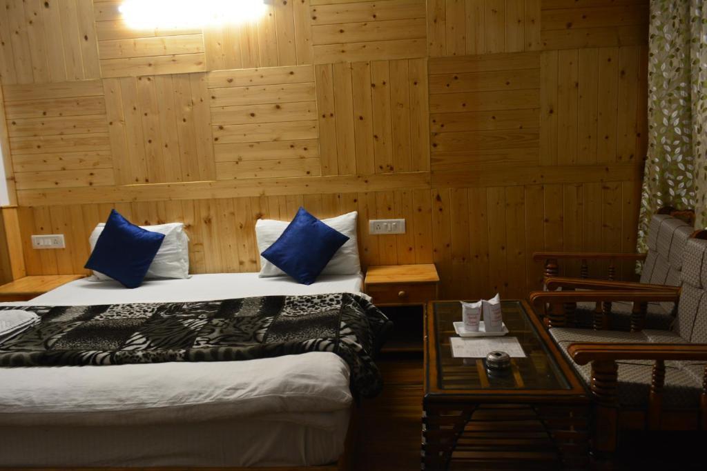 Манали: Hotel Neelgiri - Manali Diaries