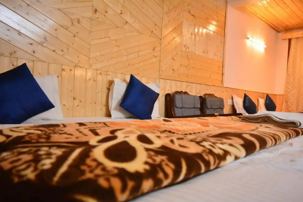 Манали: Hotel Neelgiri - Manali Diaries