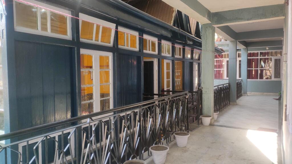 Манали: Prasher Lodge , Mall road Manali