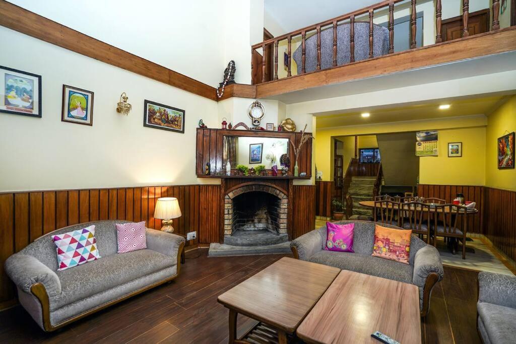 Манали: Springdales (Emiliana 5Bhk Cottage) (By Dumnu Homes)