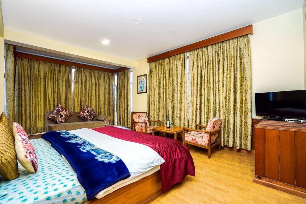 Манали: Springdales (Emiliana 5Bhk Cottage) (By Dumnu Homes)