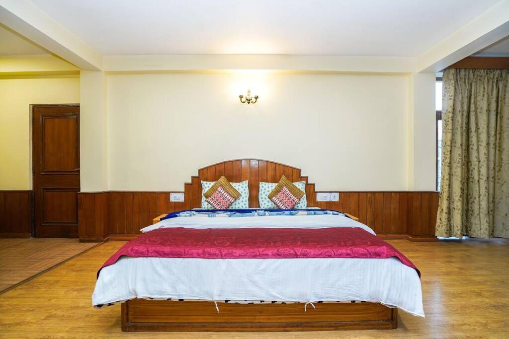 Манали: Springdales (Emiliana 5Bhk Cottage) (By Dumnu Homes)