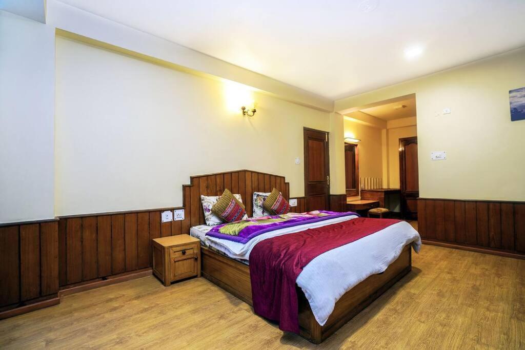 Манали: Springdales (Emiliana 5Bhk Cottage) (By Dumnu Homes)