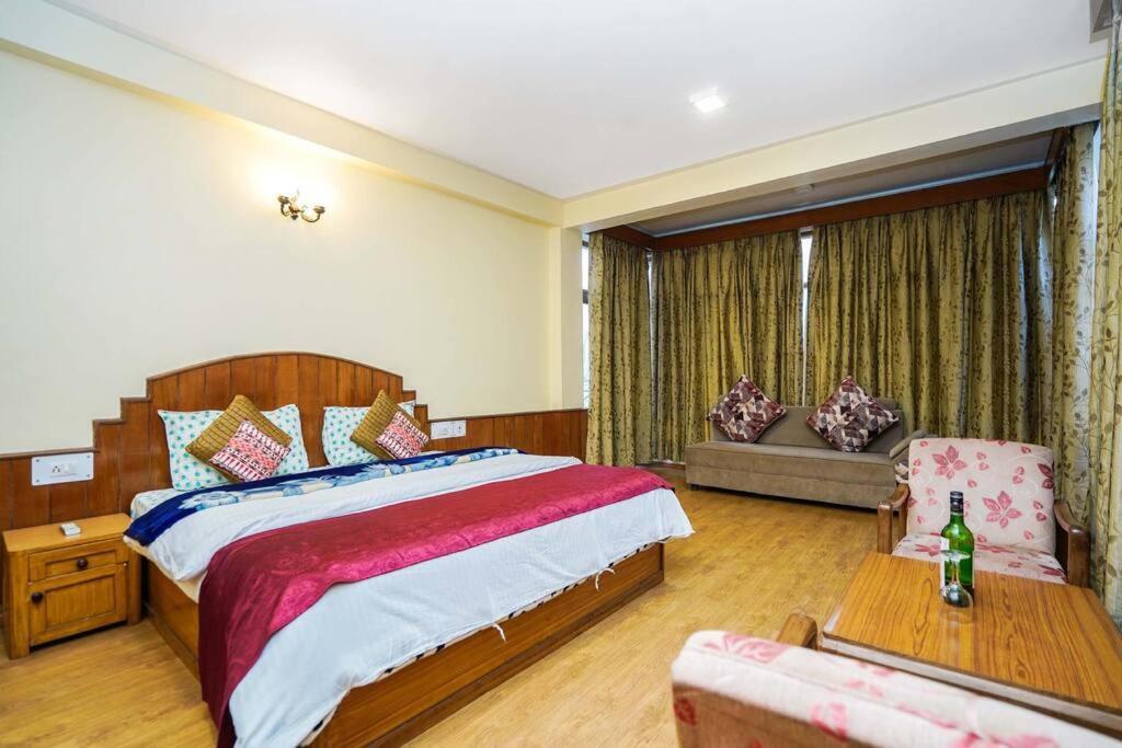 Манали: Springdales (Emiliana 5Bhk Cottage) (By Dumnu Homes)