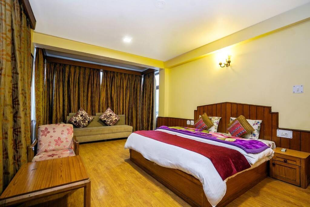 Манали: Springdales (Emiliana 5Bhk Cottage) (By Dumnu Homes)