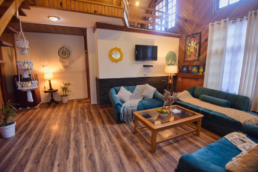 Манали: Swiss Cottage by Dumnu Homes next to Kangna Ranaut's house