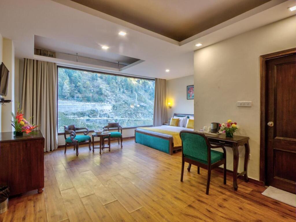 Манали: The Katoch Grand by Ostan (Riverside Resort)