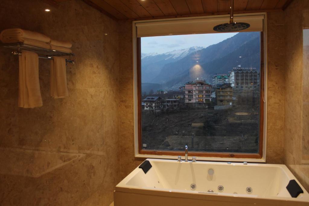 Манали: Tiaraa Hotels & Resorts - A Luxury Resort Manali