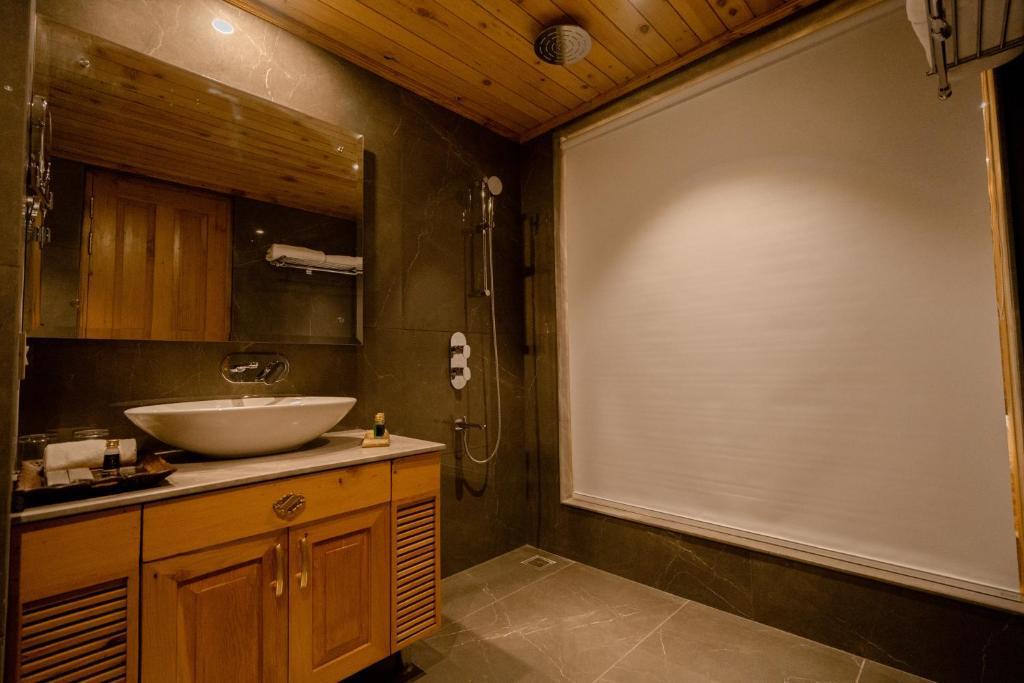 Манали: Tiaraa Hotels & Resorts - A Luxury Resort Manali