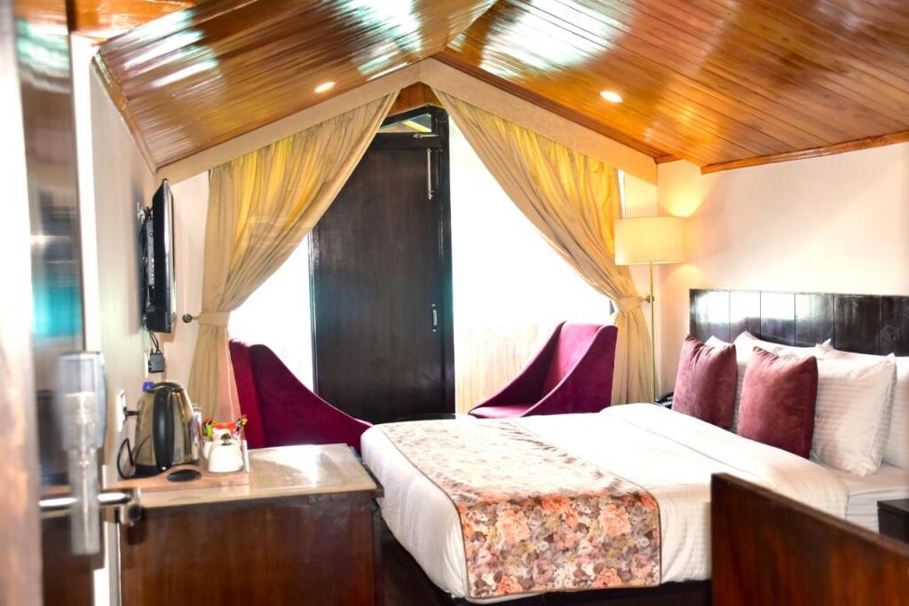 Манали: Woodrock Luxury Botique Hotel