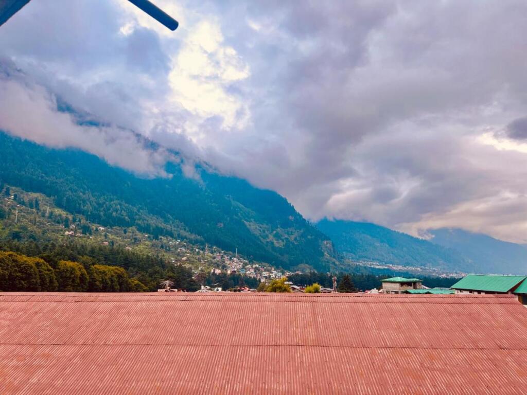 Манали: Hotel D Kanchan Manali