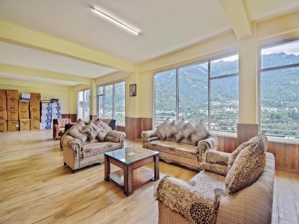 Манали: Phalguni Regency Manali
