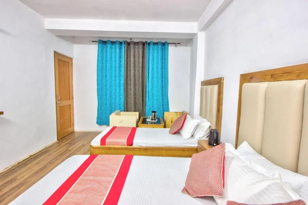 Манали: Hotel Beas River Retreat A Riverside Hotel With Balcony