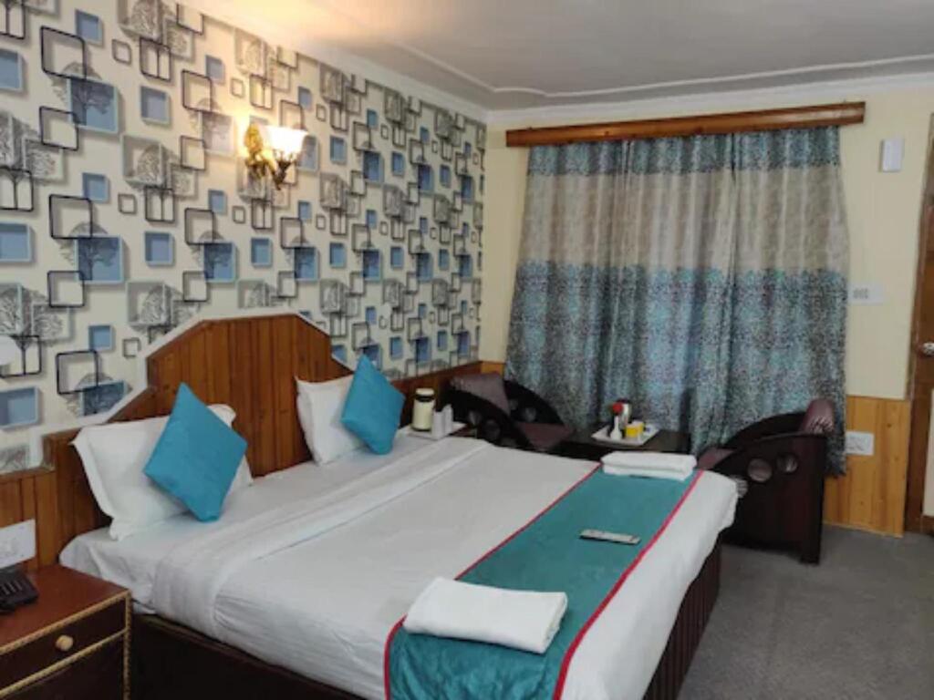 Манали: Goroomgo Elena Aastha Regency Manali