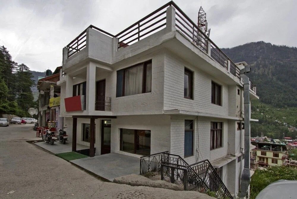 Манали: Goroomgo Elena Aastha Regency Manali