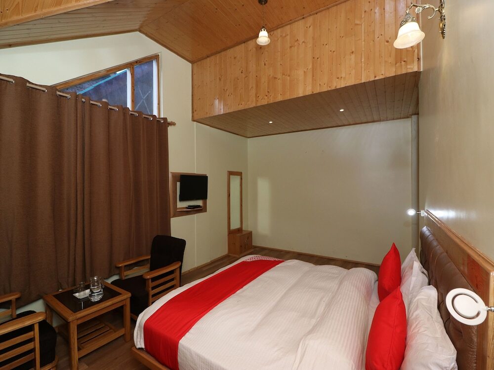 Манали: OYO 14011 Home Nature View Wooden Stay Naggar Road
