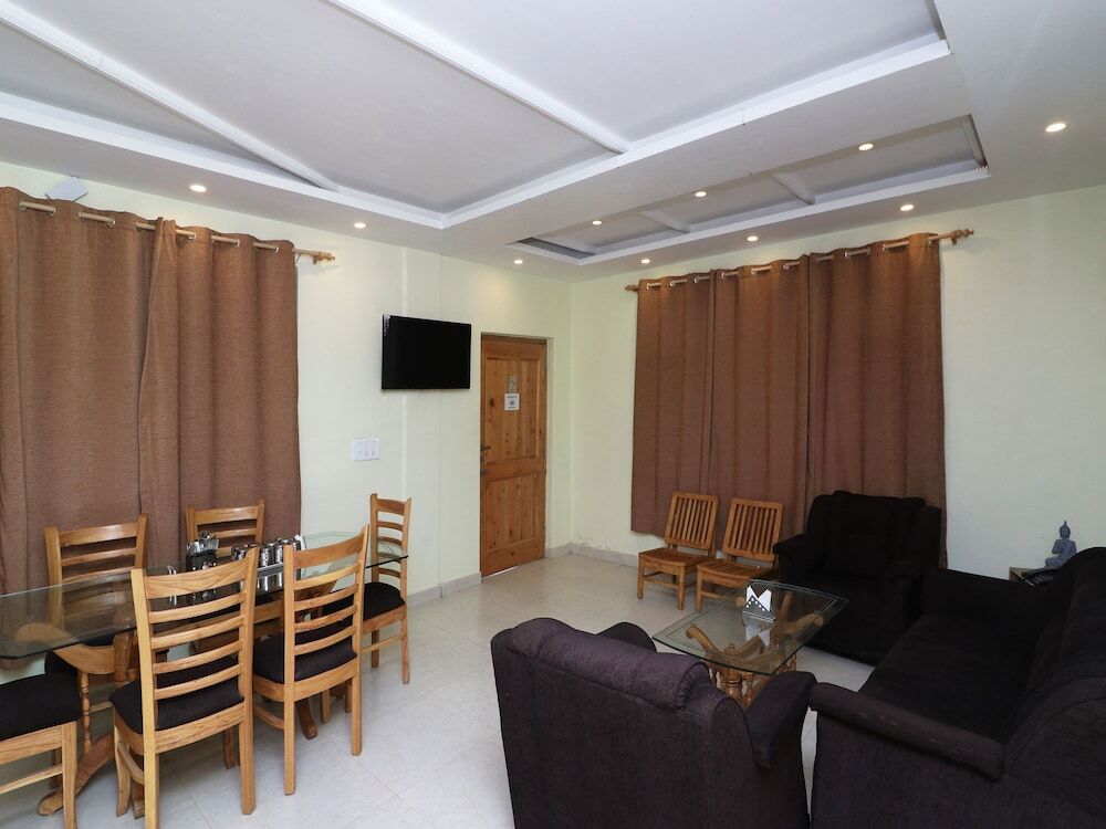 Манали: OYO 14011 Home Nature View Wooden Stay Naggar Road