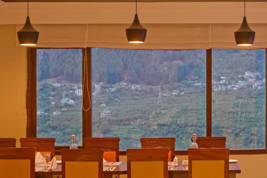 Манали: Beyond Stay Himalayan Monal Manali