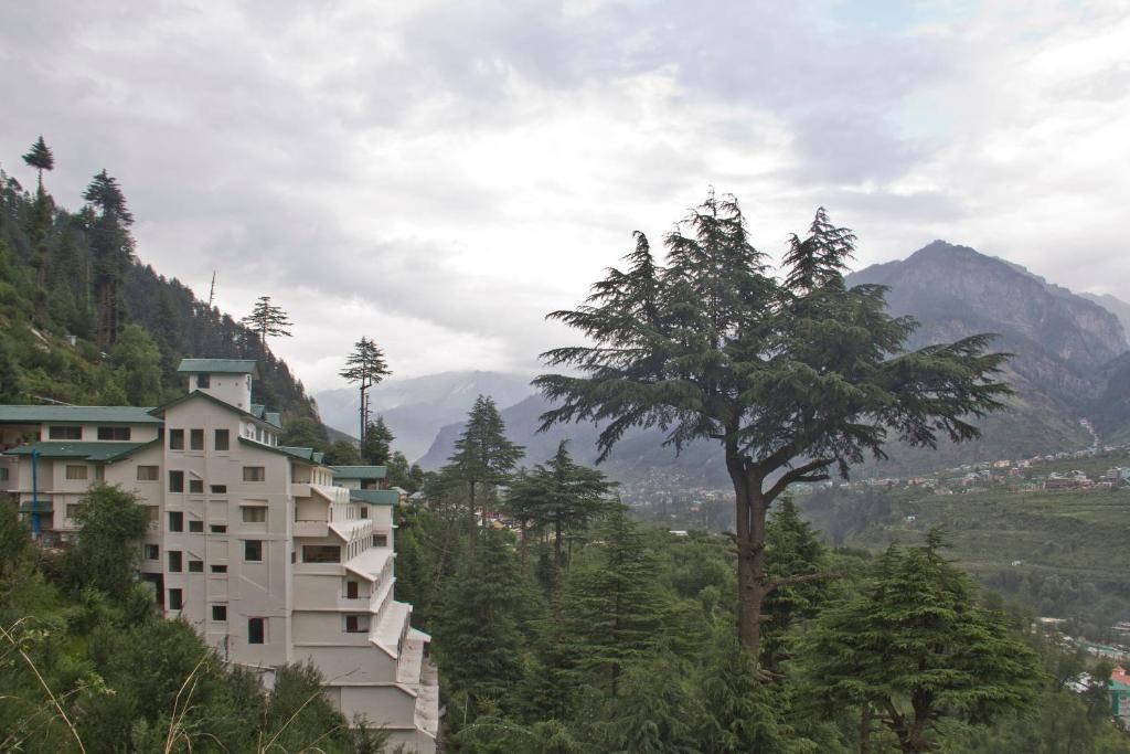 Манали: Beyond Stay Himalayan Monal Manali