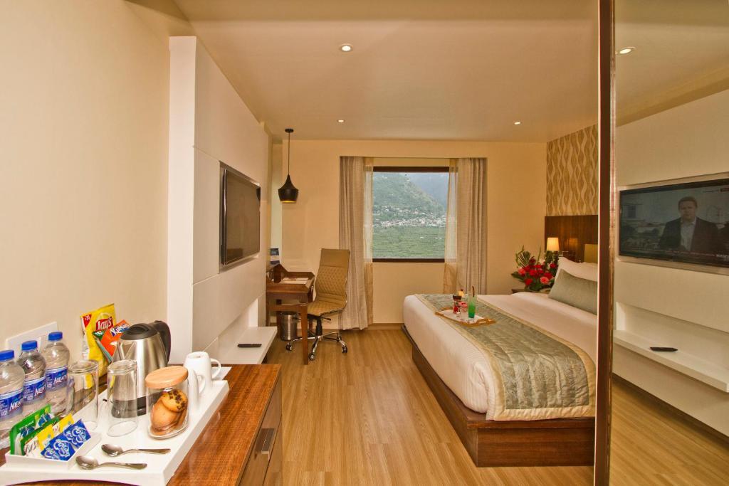 Манали: Beyond Stay Himalayan Monal Manali