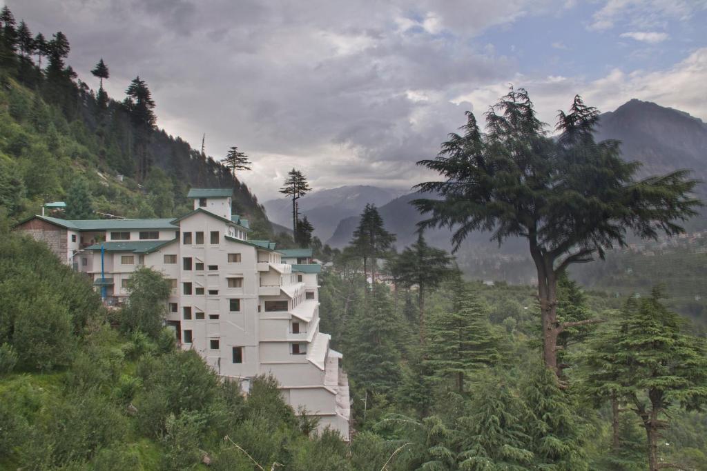 Манали: Beyond Stay Himalayan Monal Manali