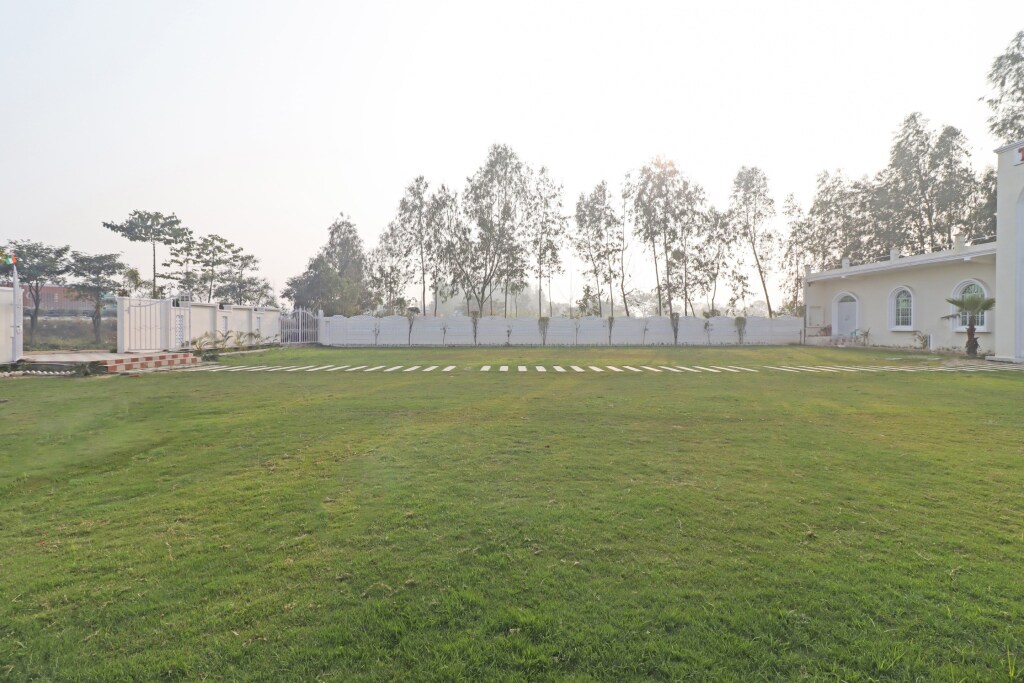 Барейлли: OYO 85847 The Bliss Resort & Banquet