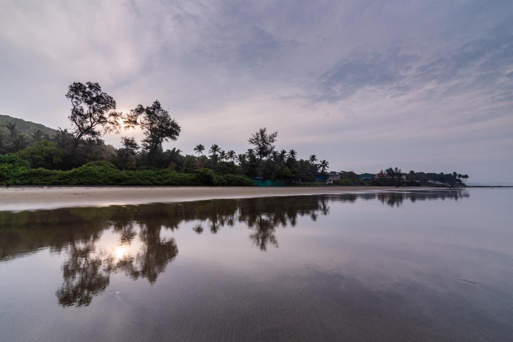 Ашвем: Amadi Beach Front Resort