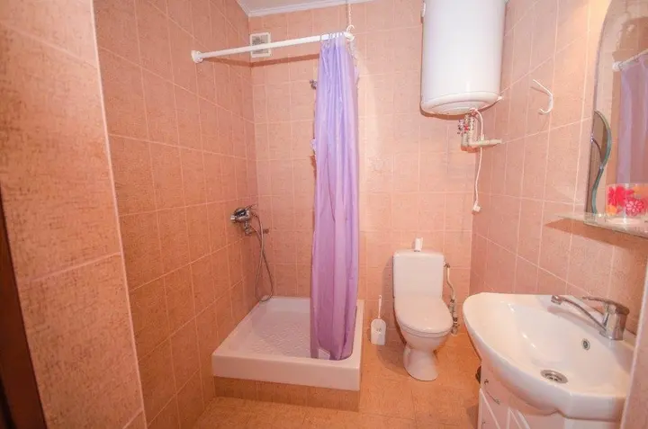 Заозерное: Guest House Avalon